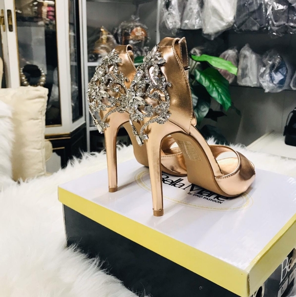 Shoes - 🆕️Rose Gold Detailed Faux Leather Peep Toe Heels